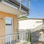 Apartman Tema 8